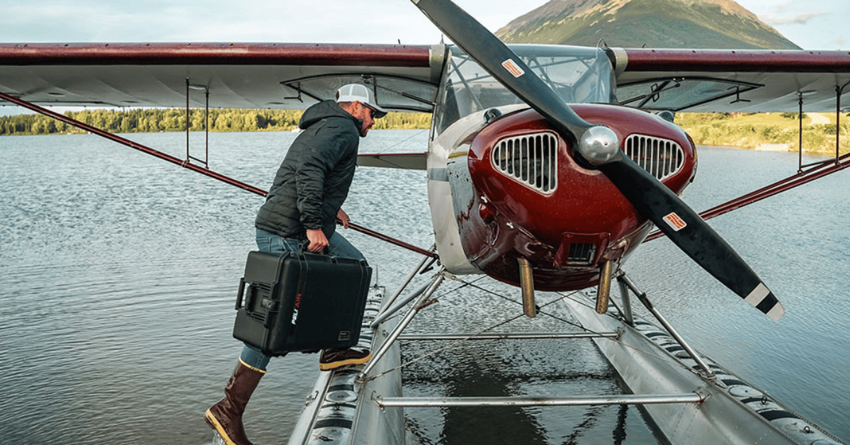 TRAVEL LIGHT, TRAVEL SMART : THE BENEFIT OF ULTRA -LIGHTWEIGHT CONSTRUCTION CASES FOR GLOBETROTTERS 
